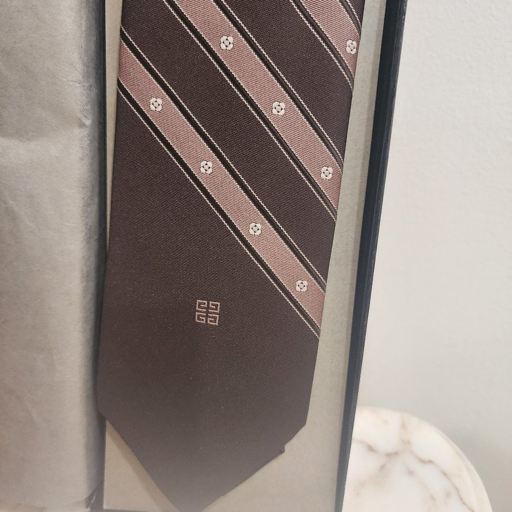 Givenchy never worn tie